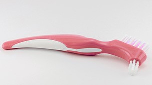 denture cleaning brush