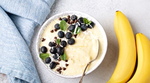 Bowl of oatmeal and bananas in DuPont